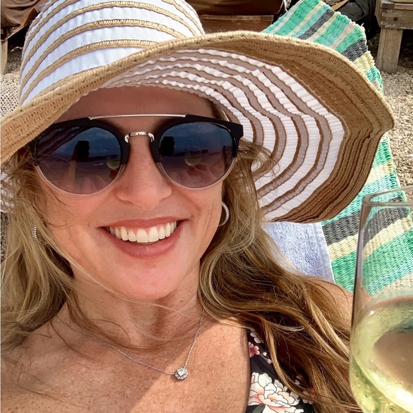 Meet your Posher, Kathryn - Picture 2 of 4